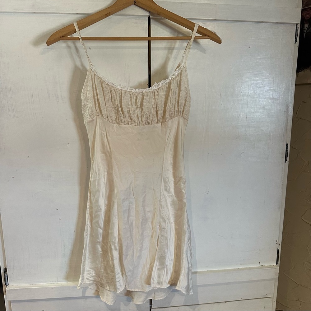 Vintage Gold Tag Victoria's Secret Cream Satin Slip Nightgown Y2K - Size: Small